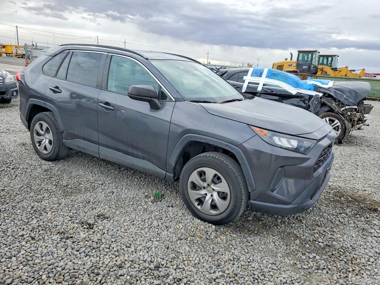 2021 TOYOTA RAV4 LE photo 4