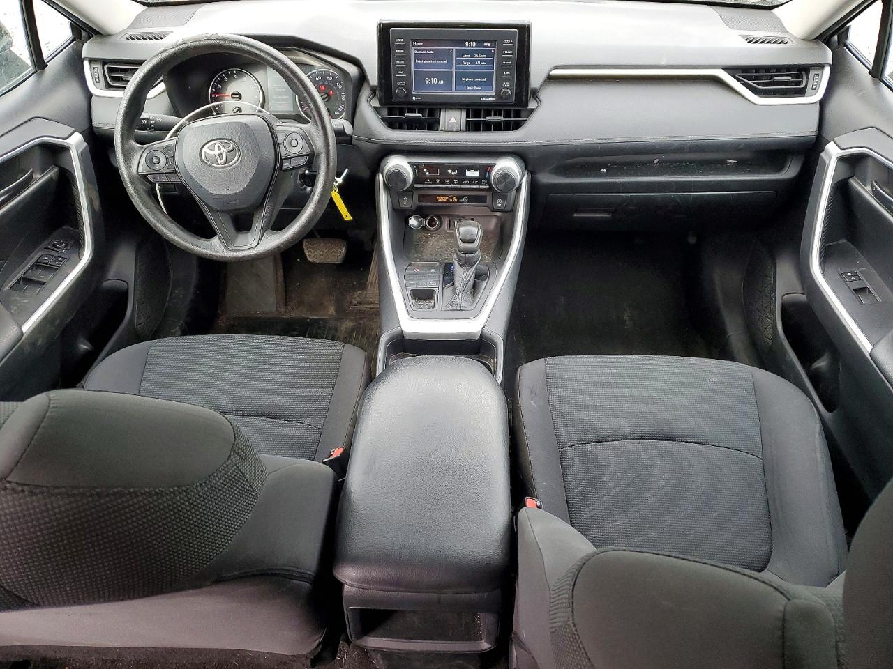 2021 TOYOTA RAV4 LE photo 8