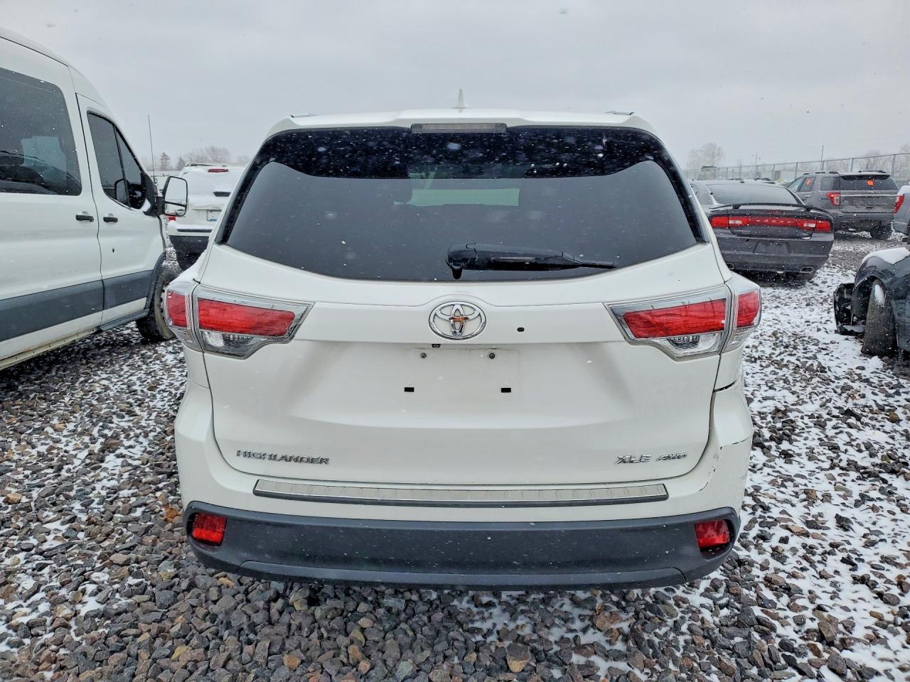 2016 TOYOTA HIGHLANDER XLE photo 11