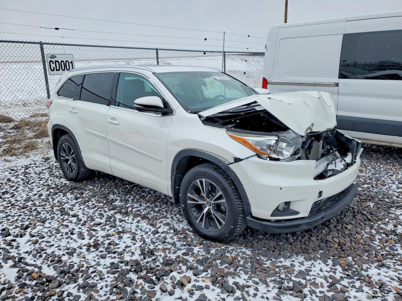 2016 TOYOTA HIGHLANDER XLE photo 7