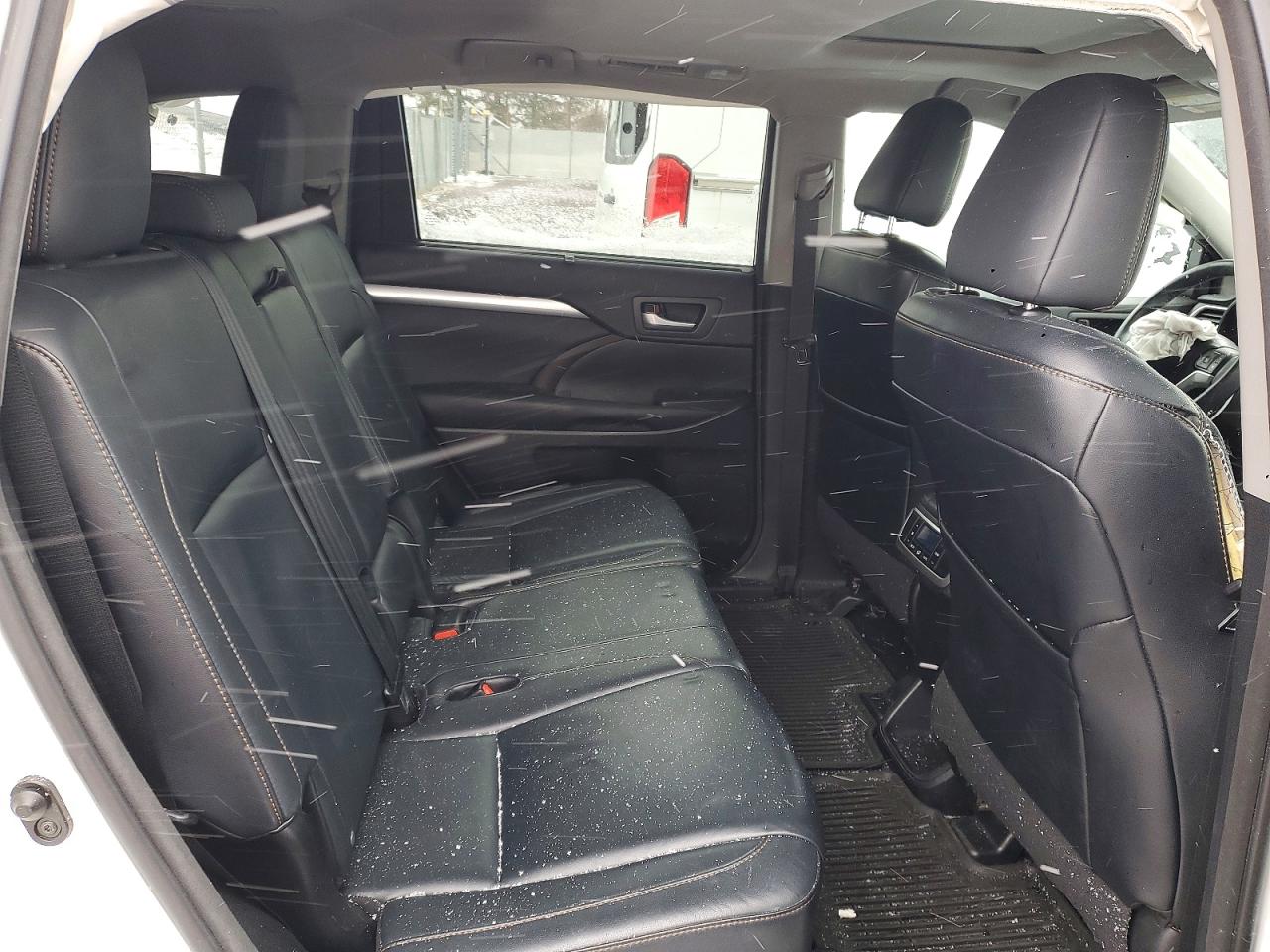 2016 TOYOTA HIGHLANDER XLE photo 21