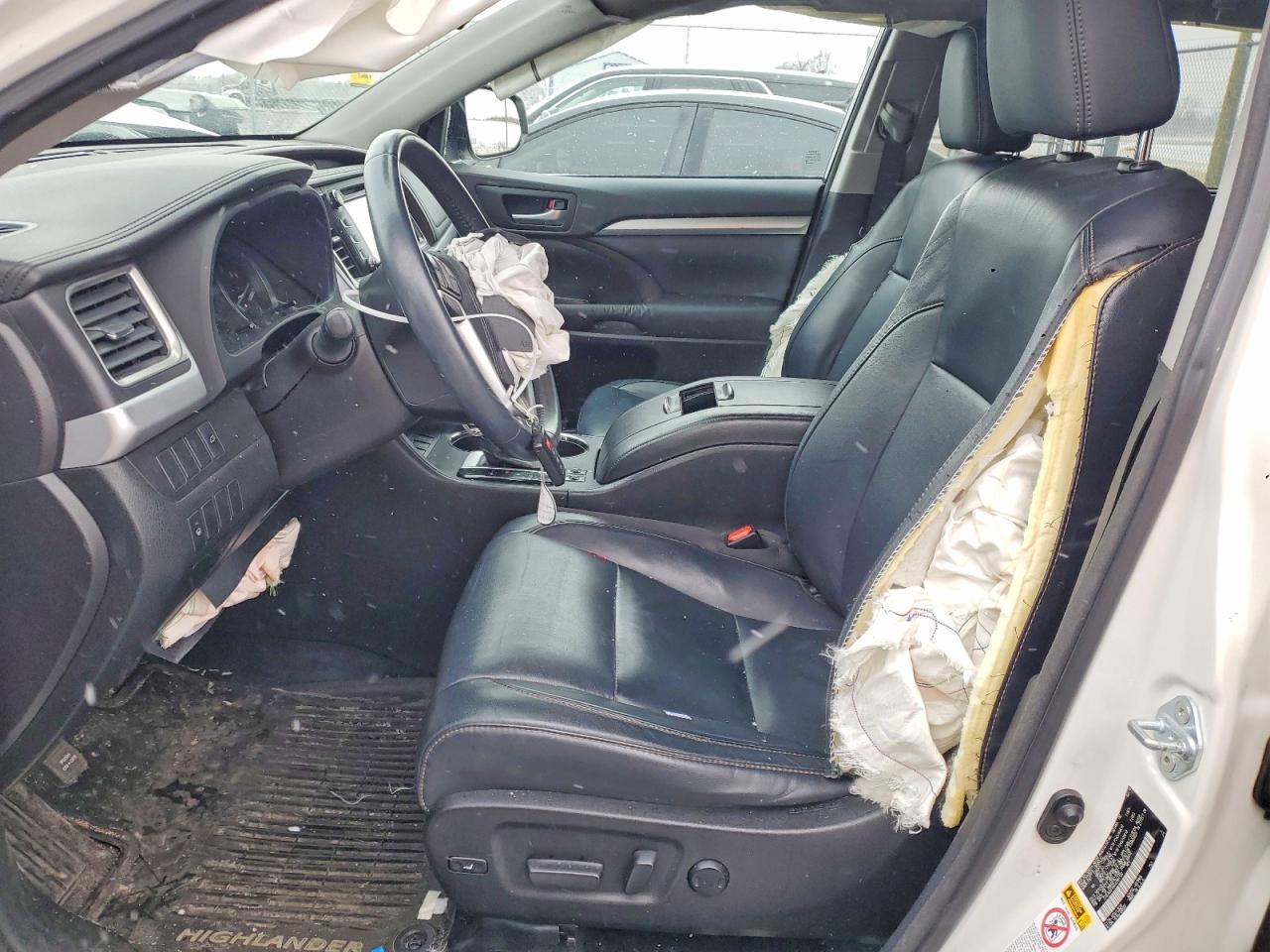 2016 TOYOTA HIGHLANDER XLE photo 13