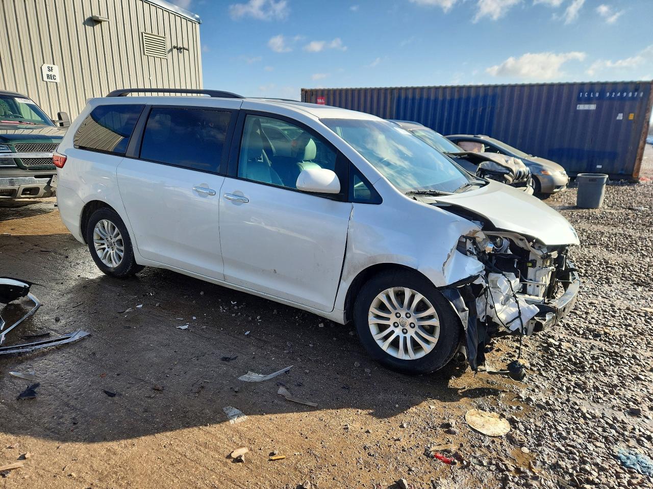 2016 TOYOTA SIENNA XLE 8-PASSENGER photo 4