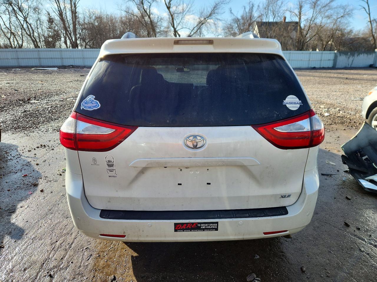2016 TOYOTA SIENNA XLE 8-PASSENGER photo 6
