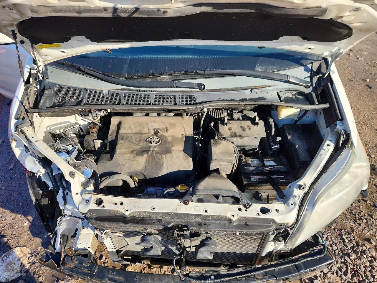 2016 TOYOTA SIENNA XLE 8-PASSENGER photo 12