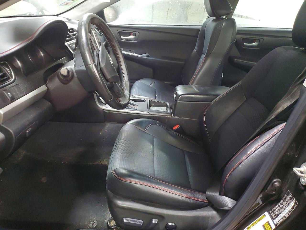 2015 TOYOTA CAMRY SE photo 13