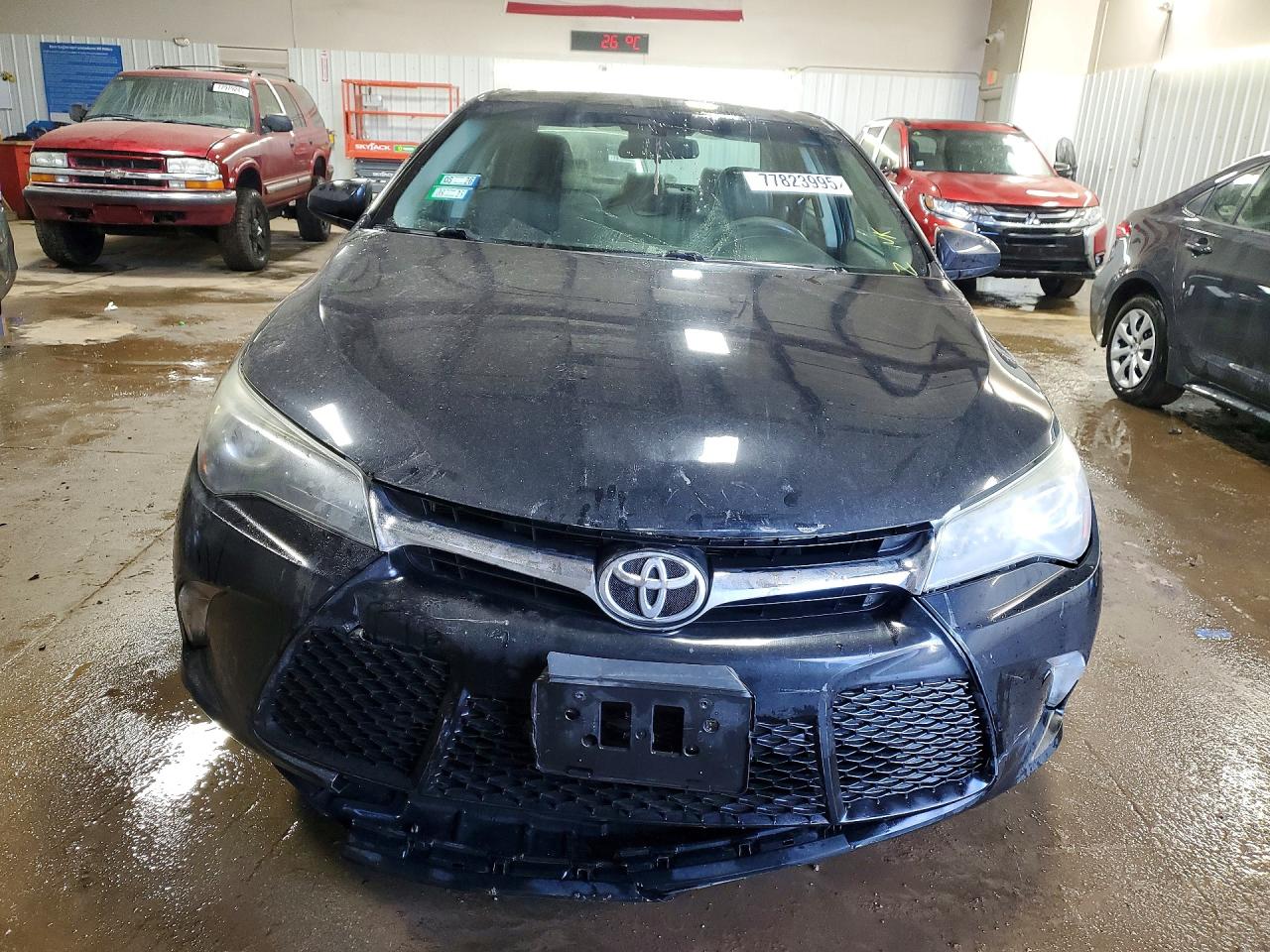 2015 TOYOTA CAMRY SE photo 9