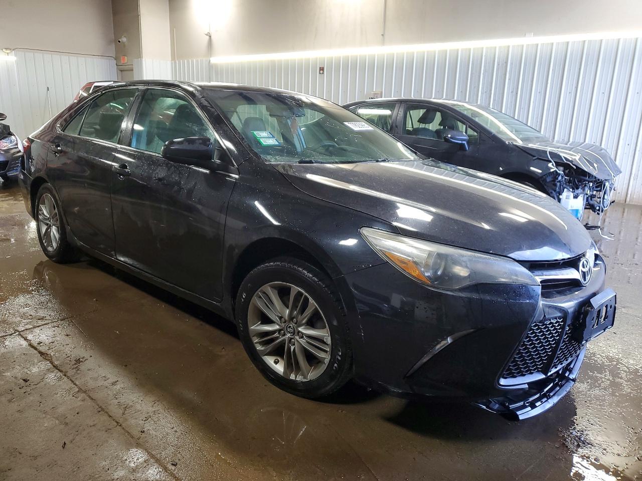 2015 TOYOTA CAMRY SE photo 7