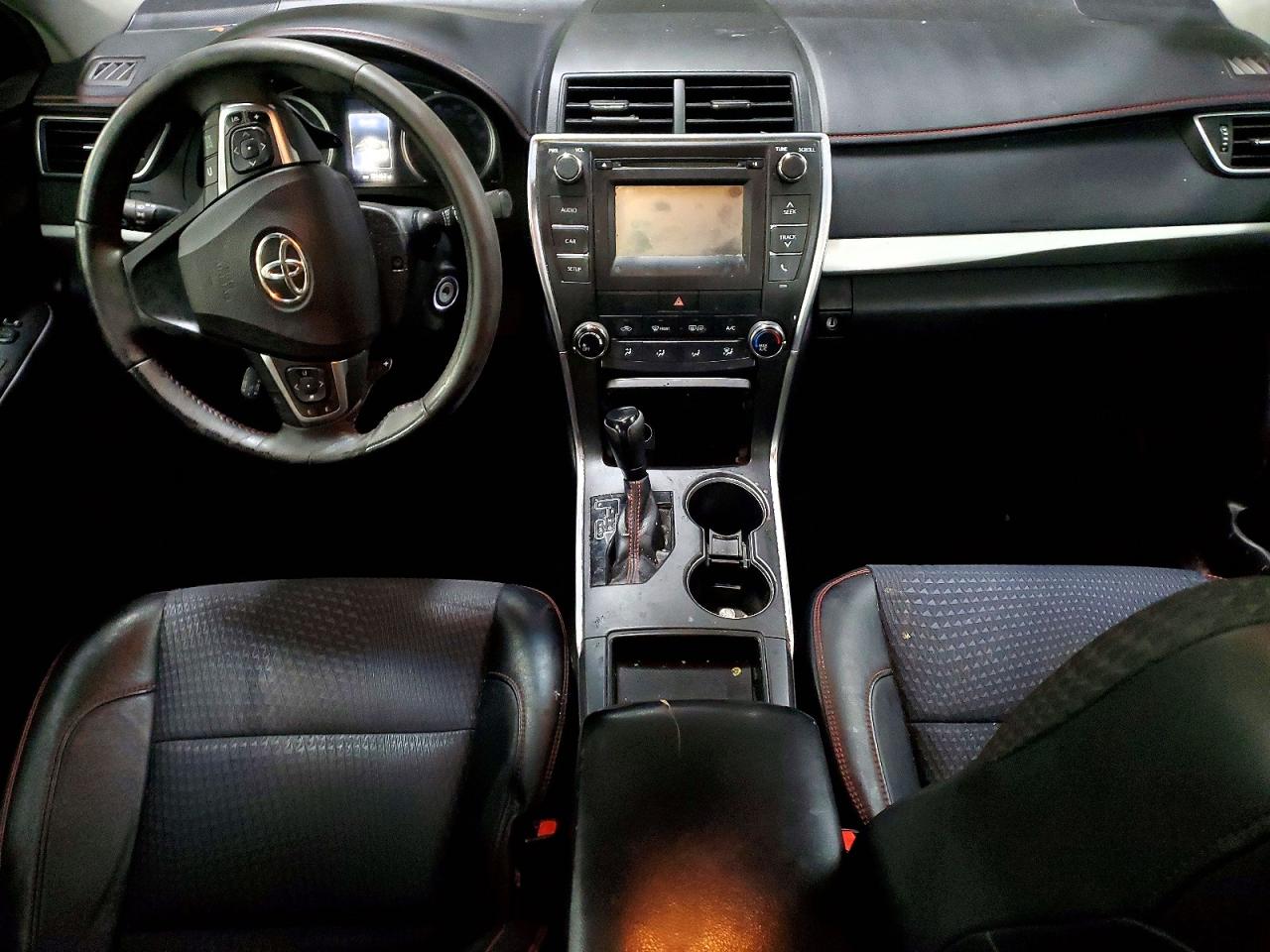 2015 TOYOTA CAMRY SE photo 15