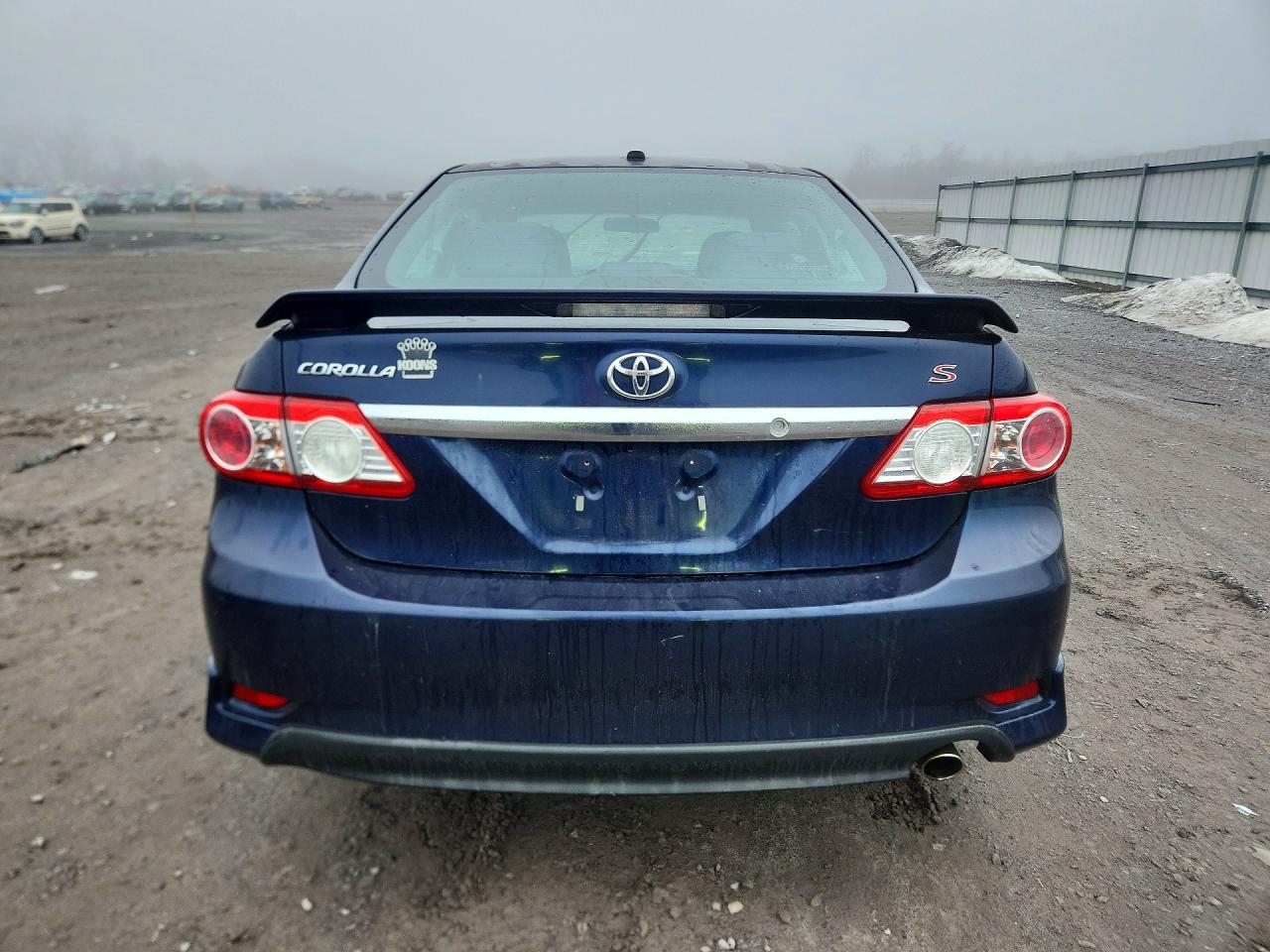 2011 TOYOTA COROLLA S photo 11