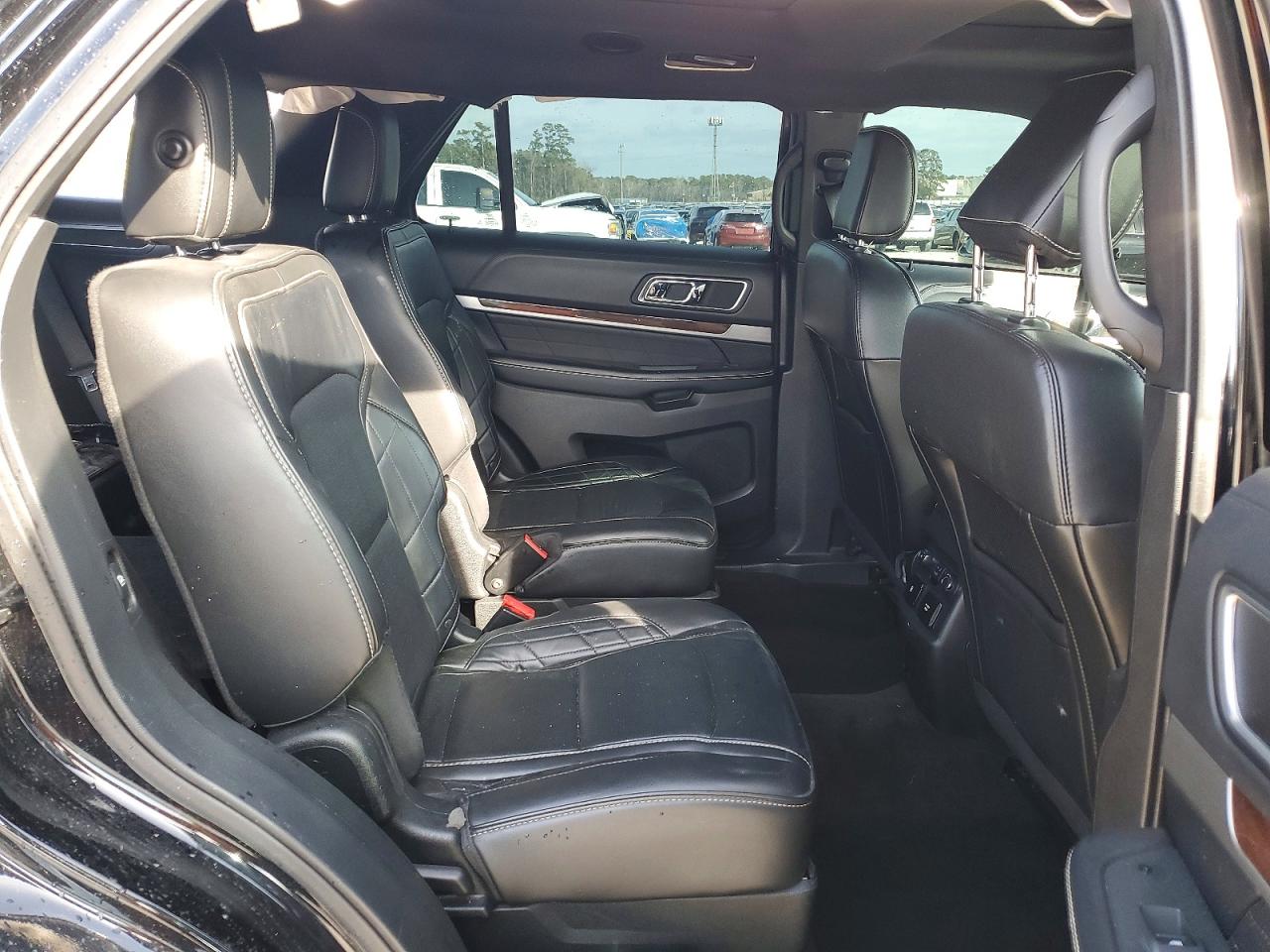 2018 FORD EXPLORER PLATINUM photo 31