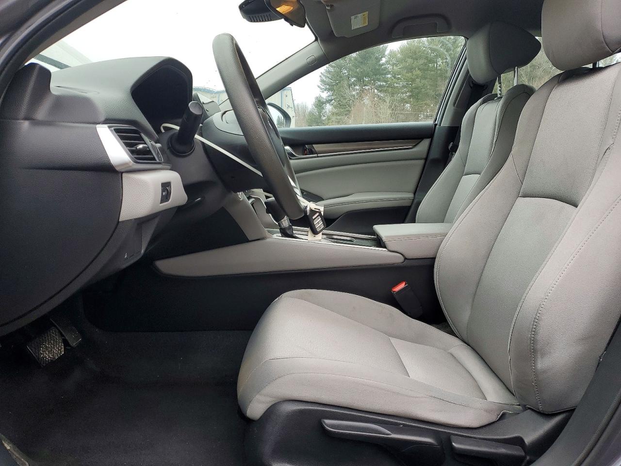 2020 HONDA ACCORD LX photo 13