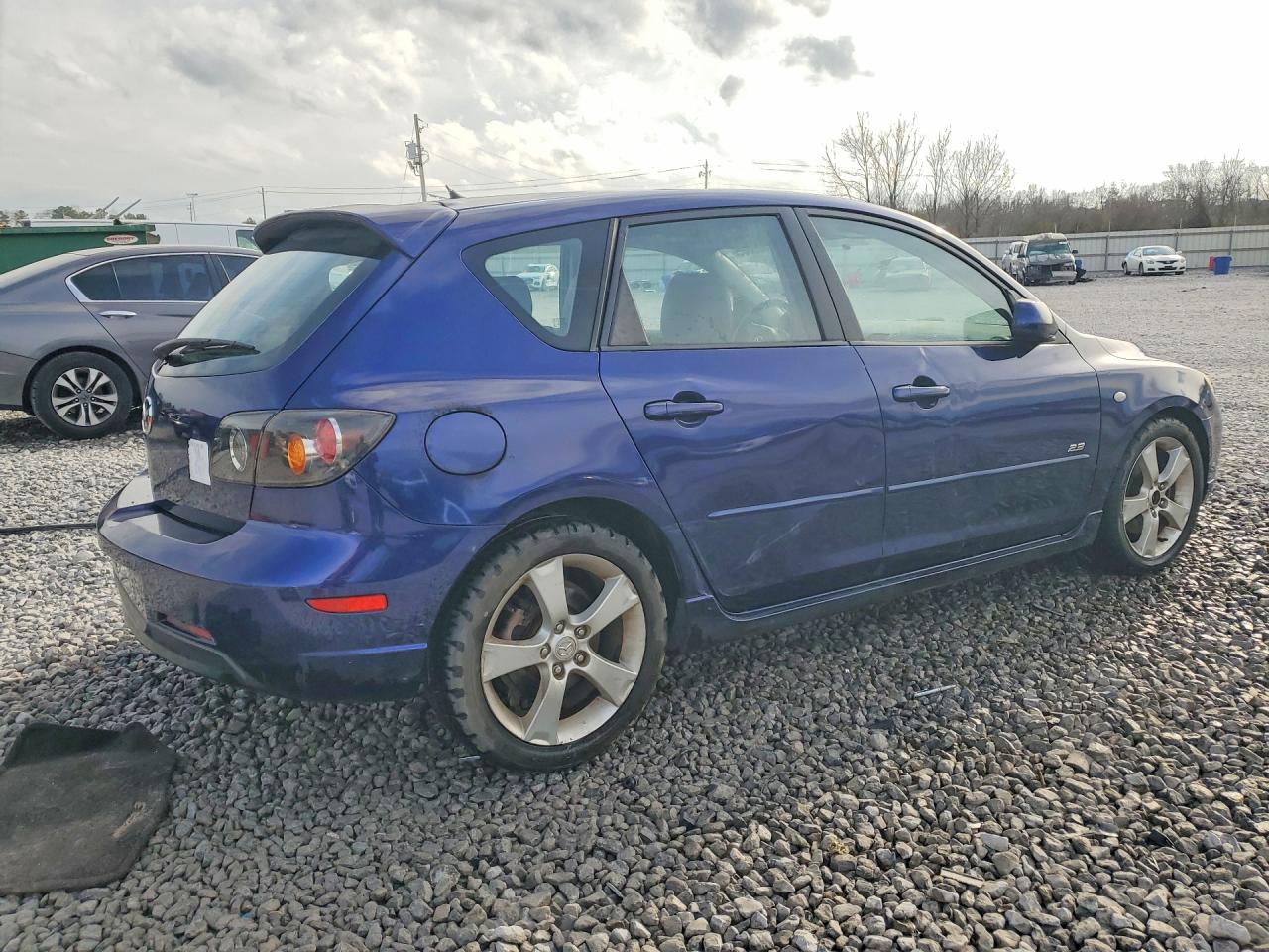 2004 MAZDA 3 HATCHBACK photo 3