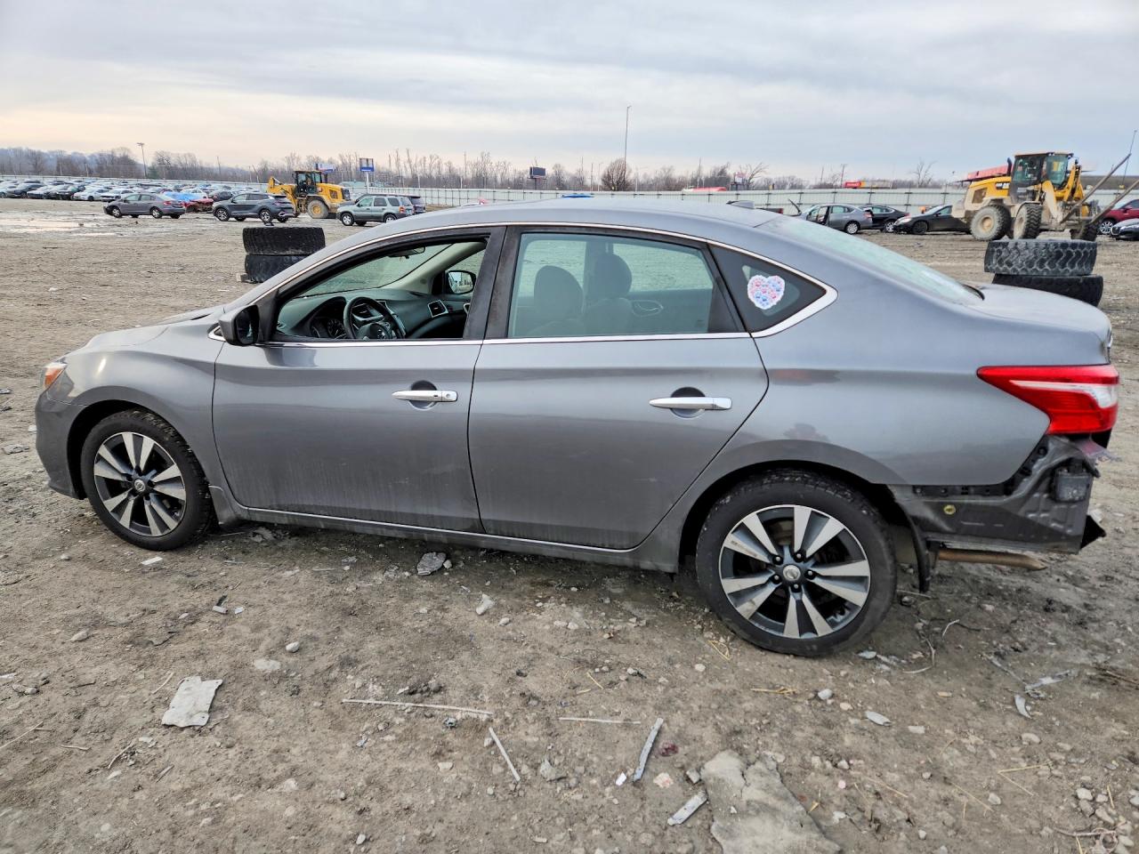 2019 NISSAN SENTRA SV photo 3