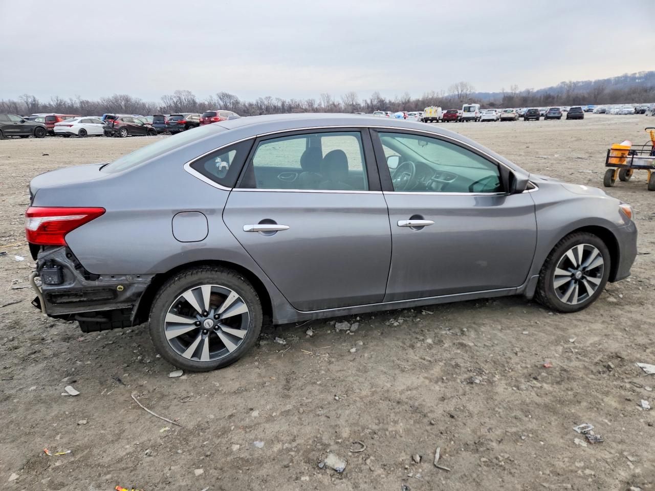2019 NISSAN SENTRA SV photo 5