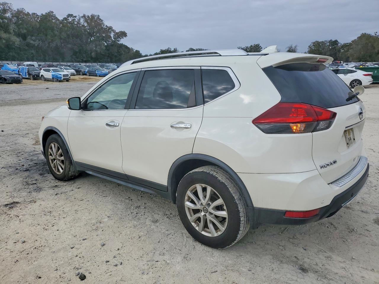 2020 NISSAN ROGUE SV photo 4