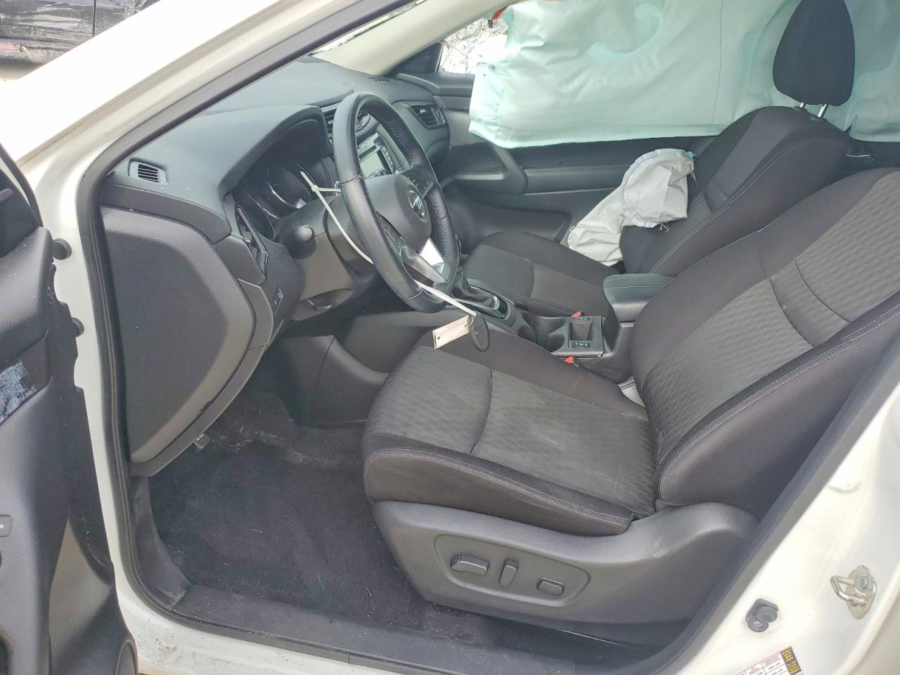 2020 NISSAN ROGUE SV photo 19