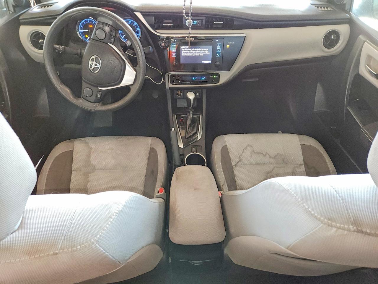 2017 TOYOTA COROLLA L photo 8