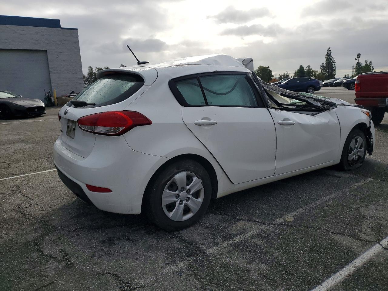 2017 KIA FORTE LX photo 5