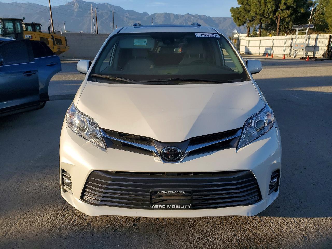 2020 TOYOTA SIENNA photo 5