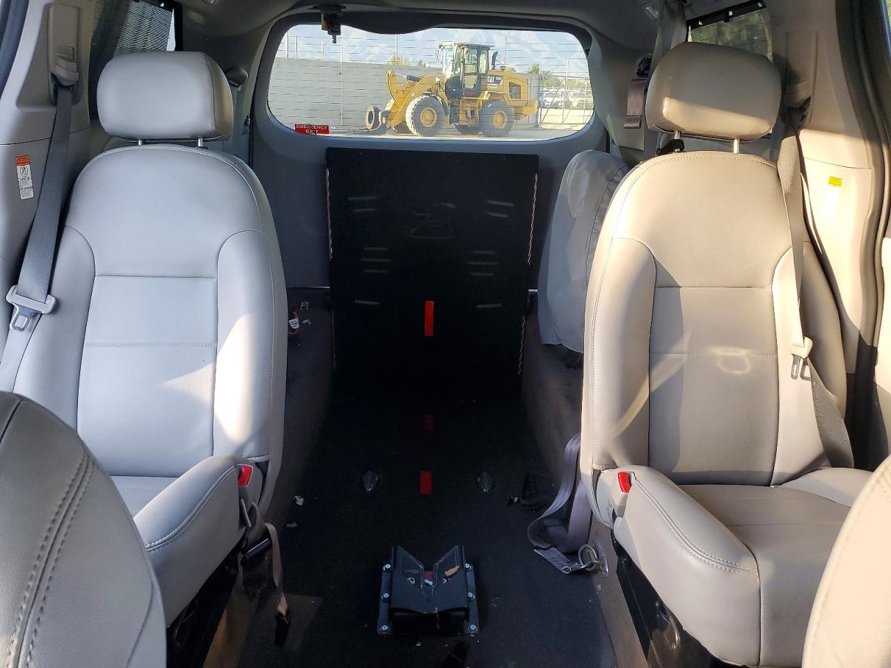 2020 TOYOTA SIENNA photo 10