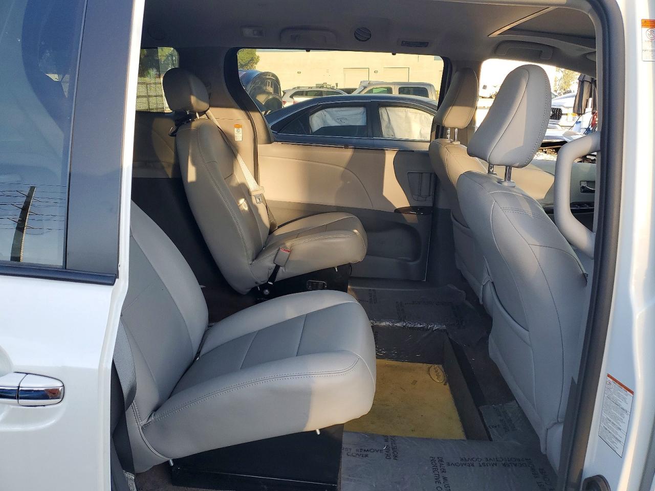 2020 TOYOTA SIENNA photo 11