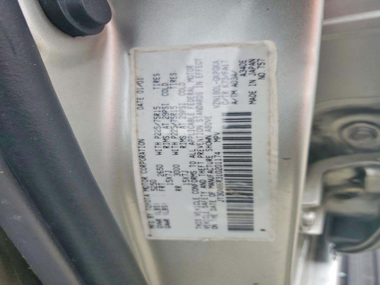 2001 TOYOTA 4RUNNER SR5 photo 12
