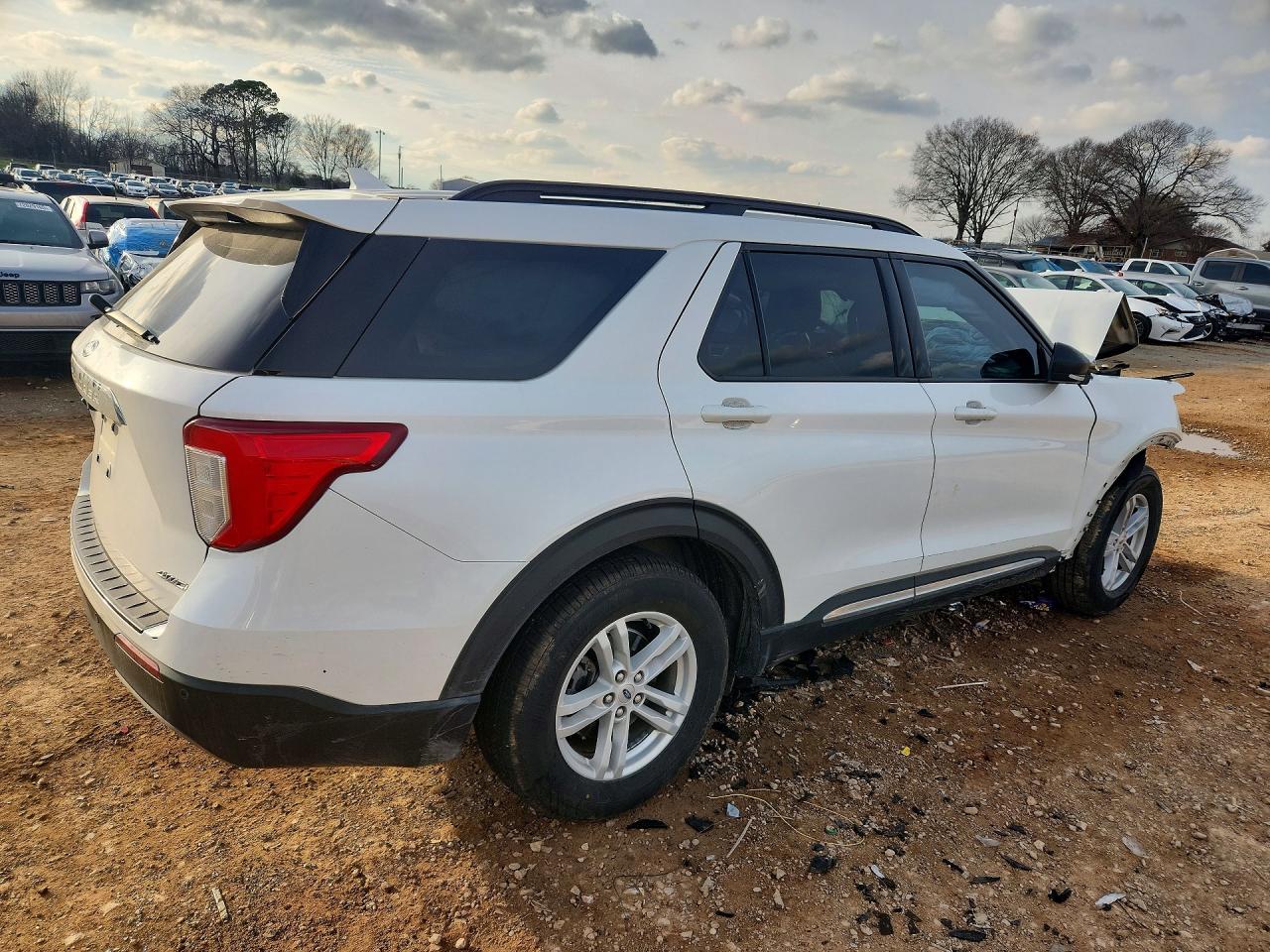 2021 FORD EXPLORER XLT photo 5