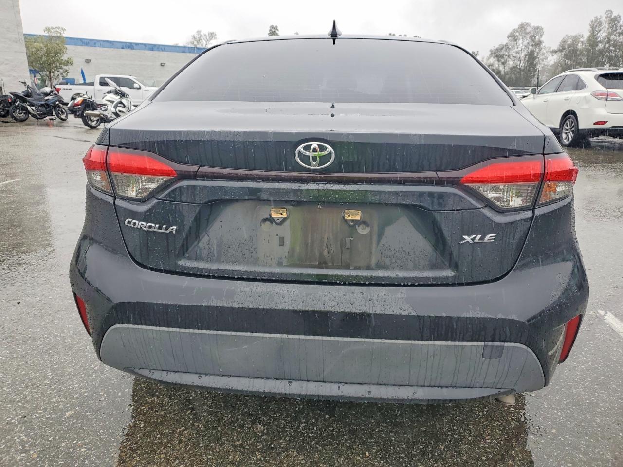 2020 TOYOTA COROLLA XLE photo 6