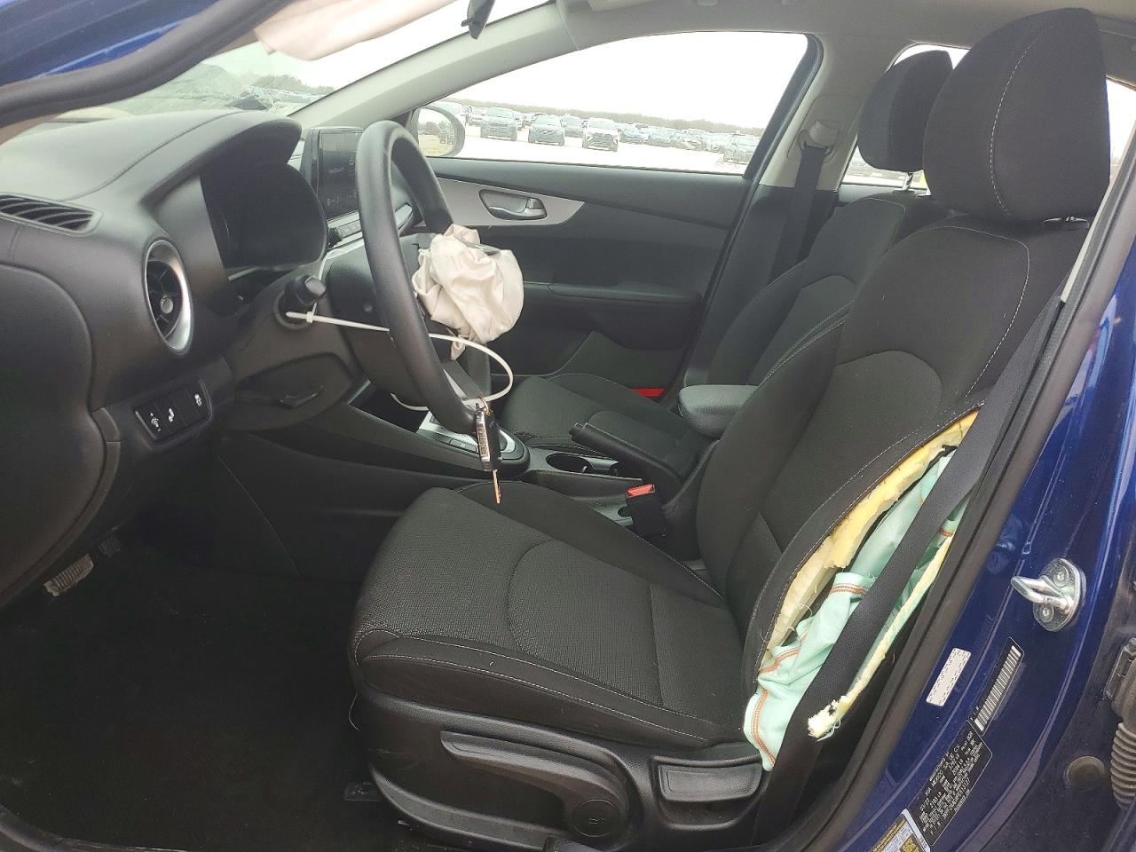 2023 KIA FORTE LX photo 13