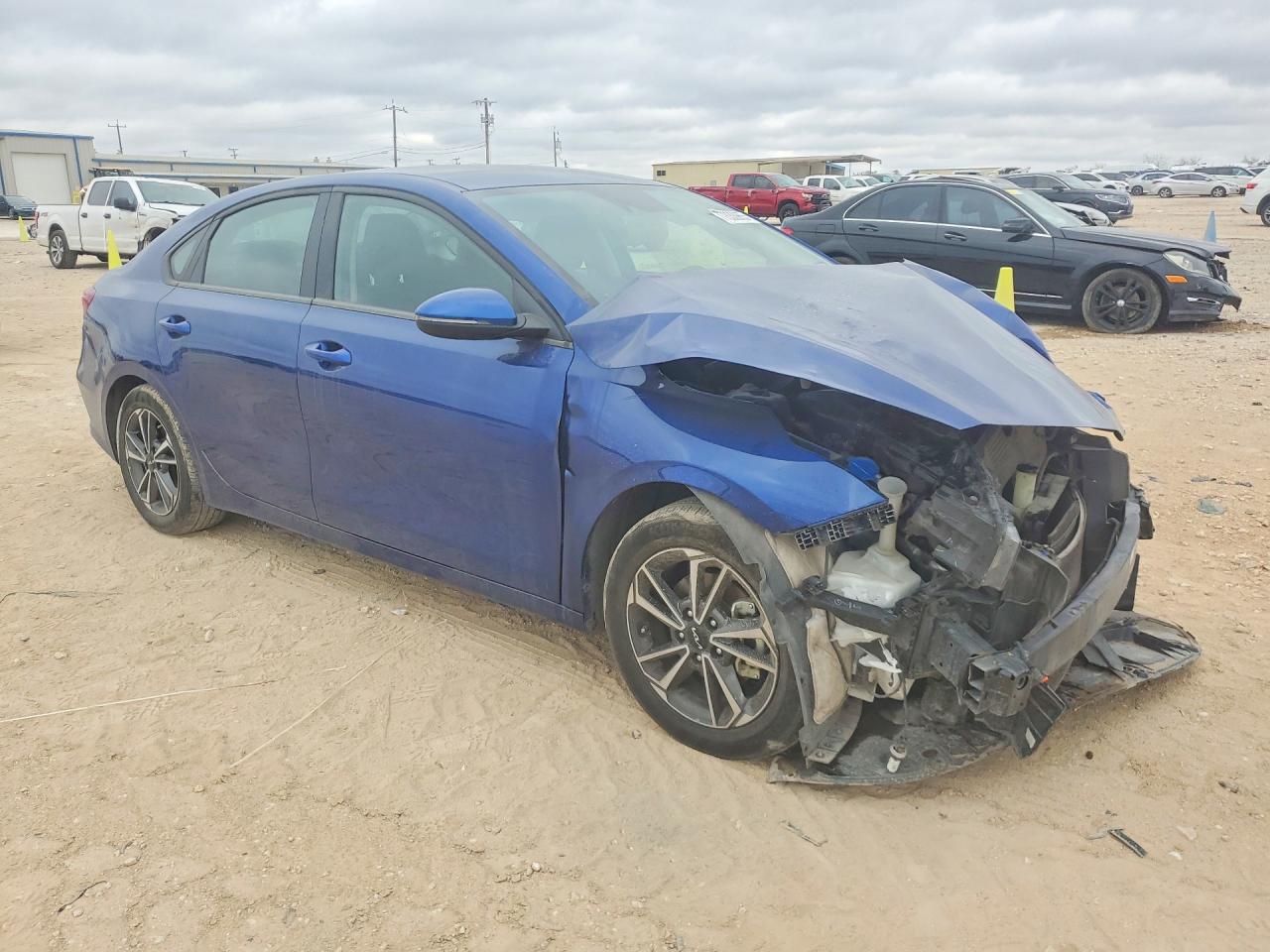 2023 KIA FORTE LX photo 7