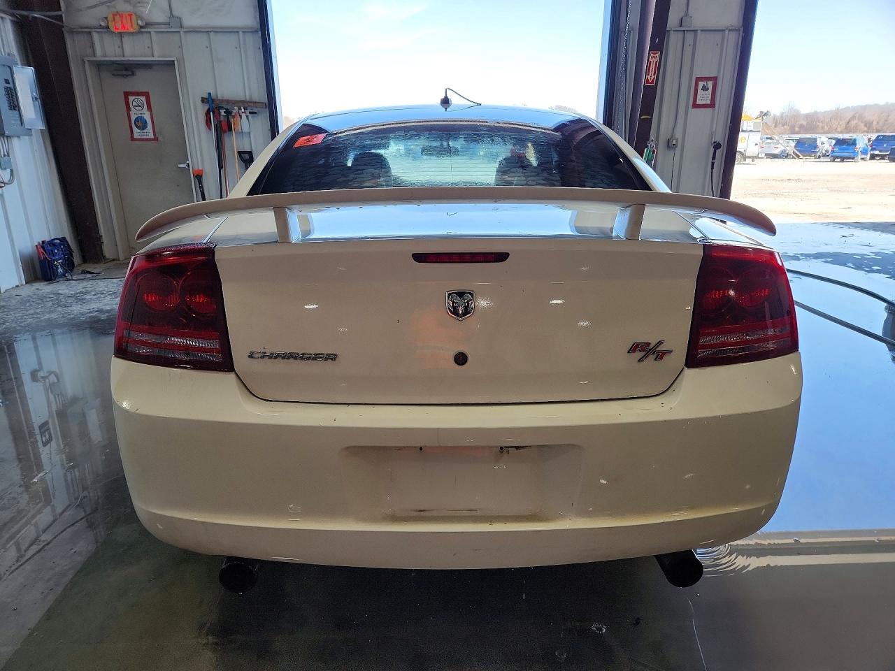2008 DODGE CHARGER R photo 6