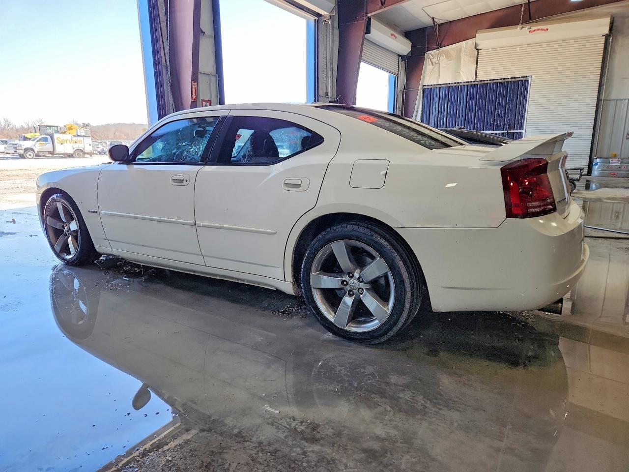 2008 DODGE CHARGER R photo 2