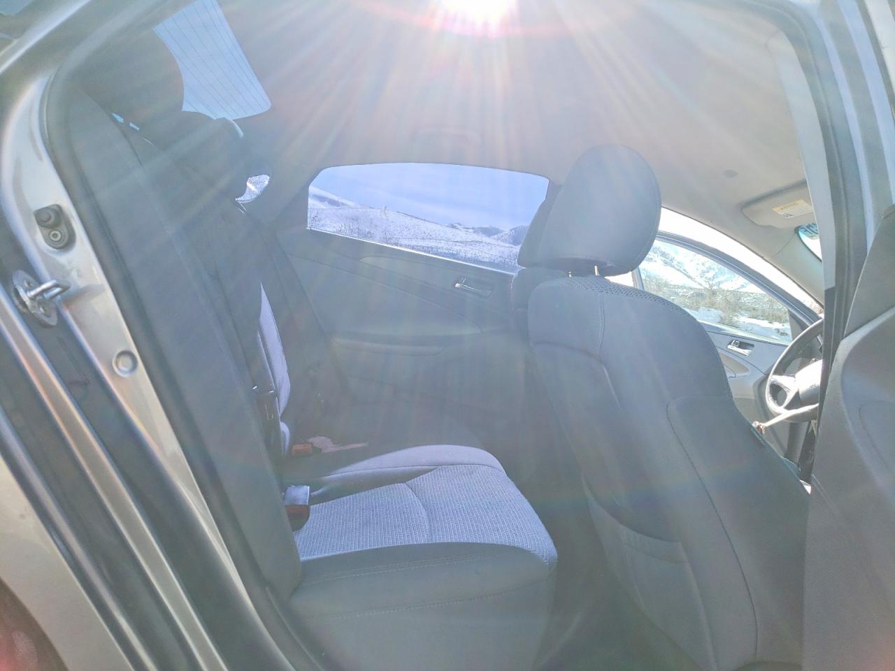 2012 HYUNDAI SONATA GLS photo 19