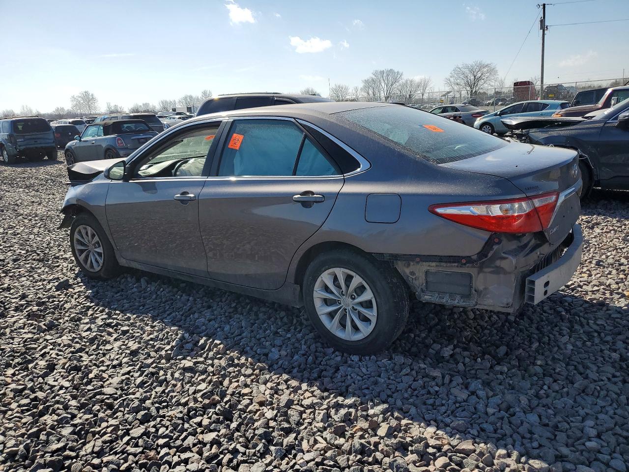 2015 TOYOTA CAMRY LE photo 4
