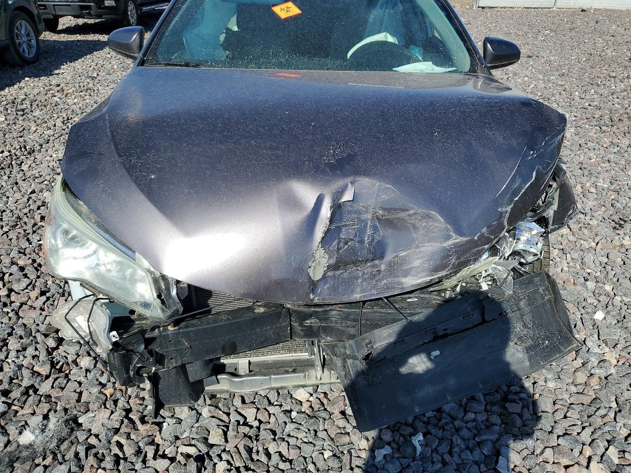 2015 TOYOTA CAMRY LE photo 31