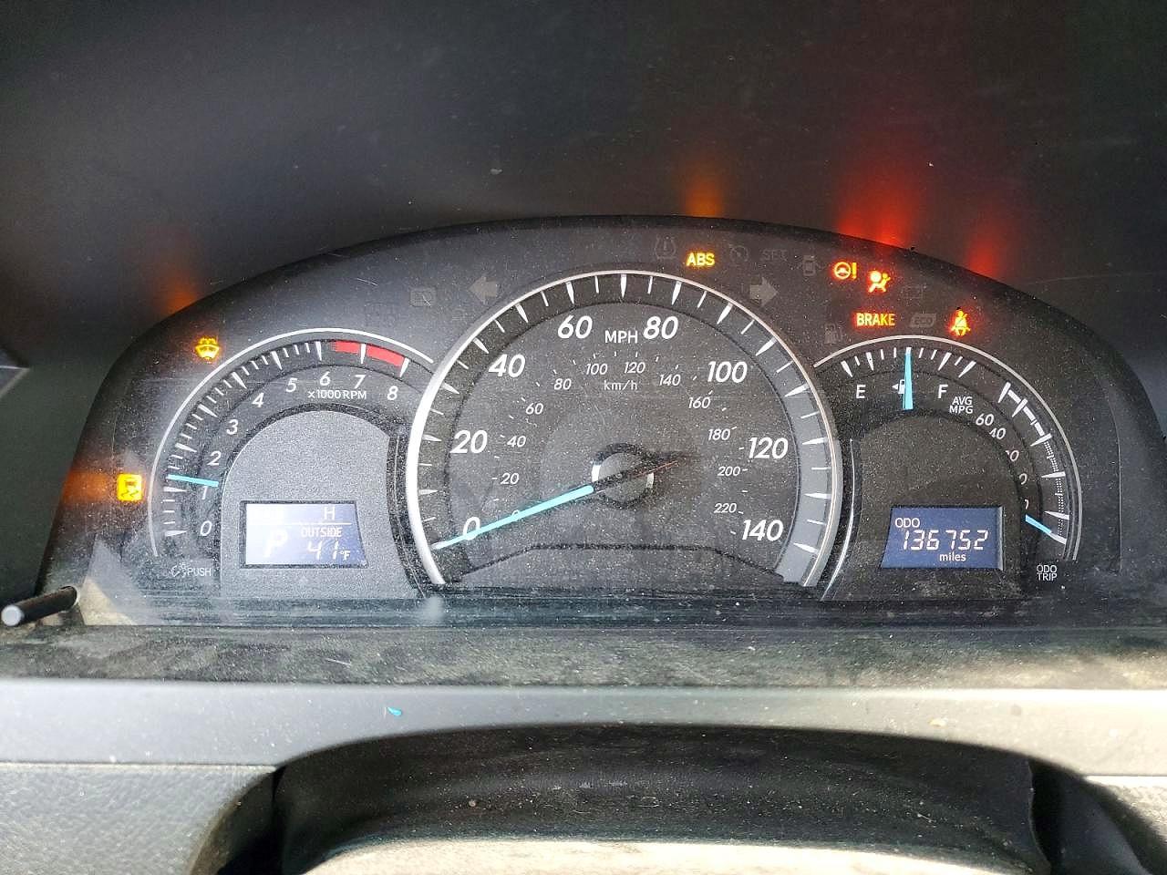2015 TOYOTA CAMRY LE photo 25