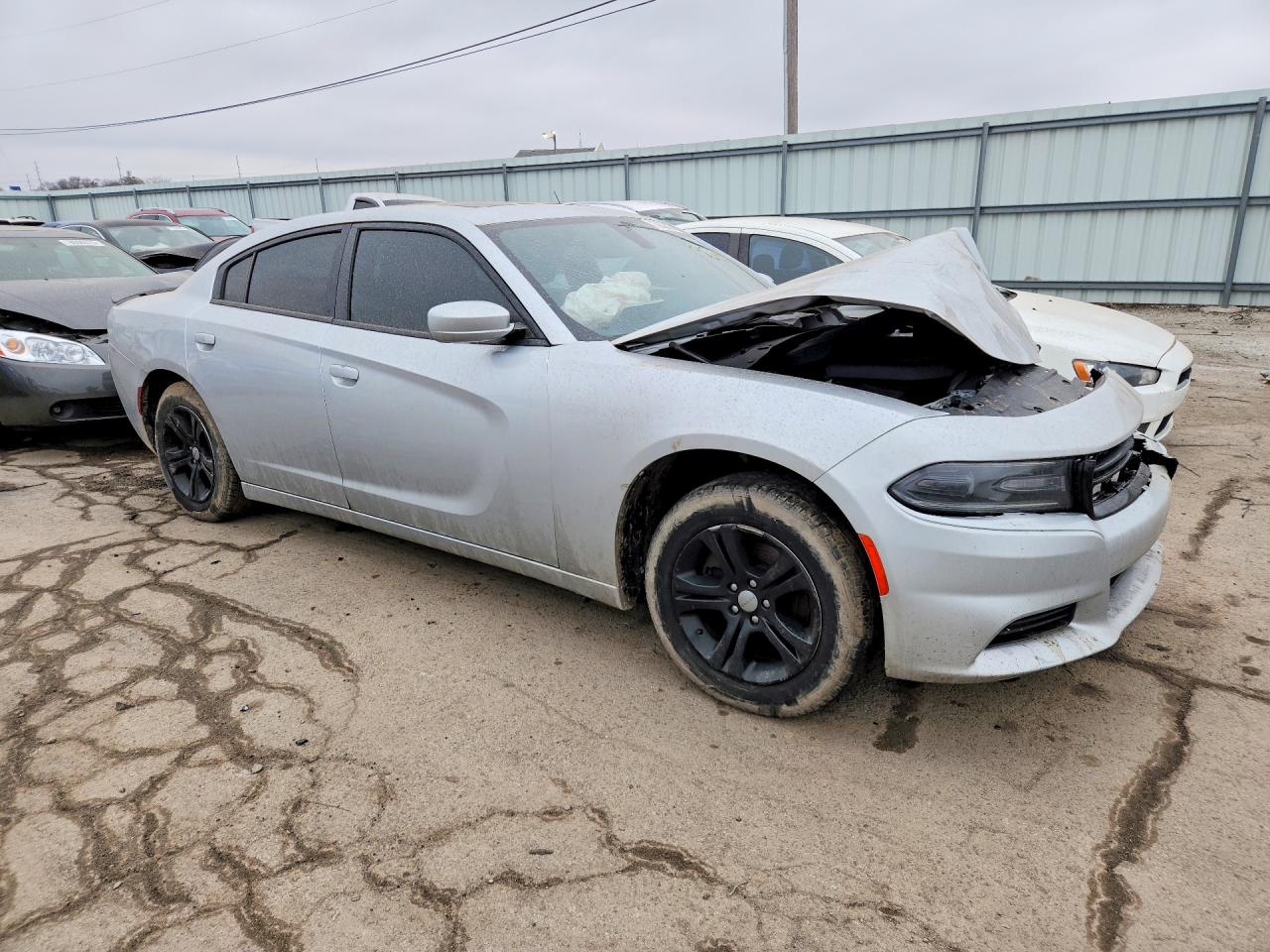 2020 DODGE CHARGER SXT photo 4