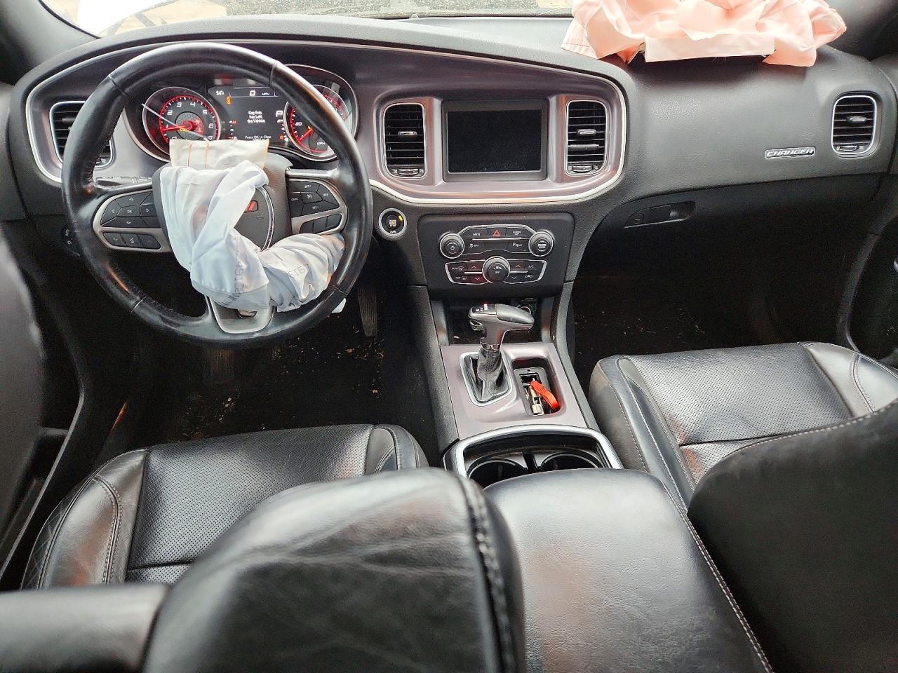 2020 DODGE CHARGER SXT photo 8