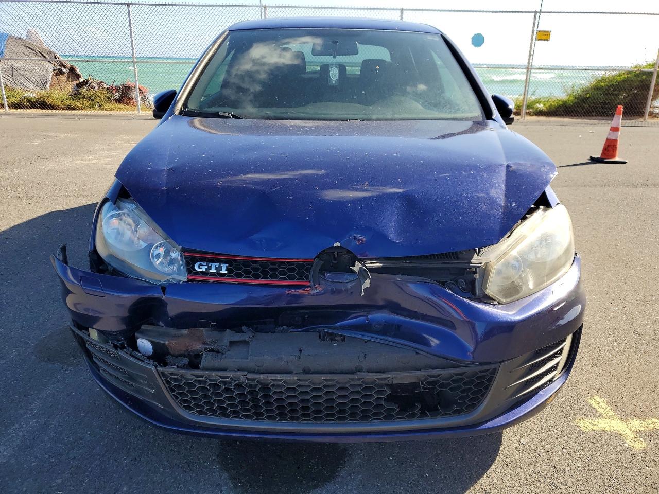 2013 VOLKSWAGEN GTI photo 13