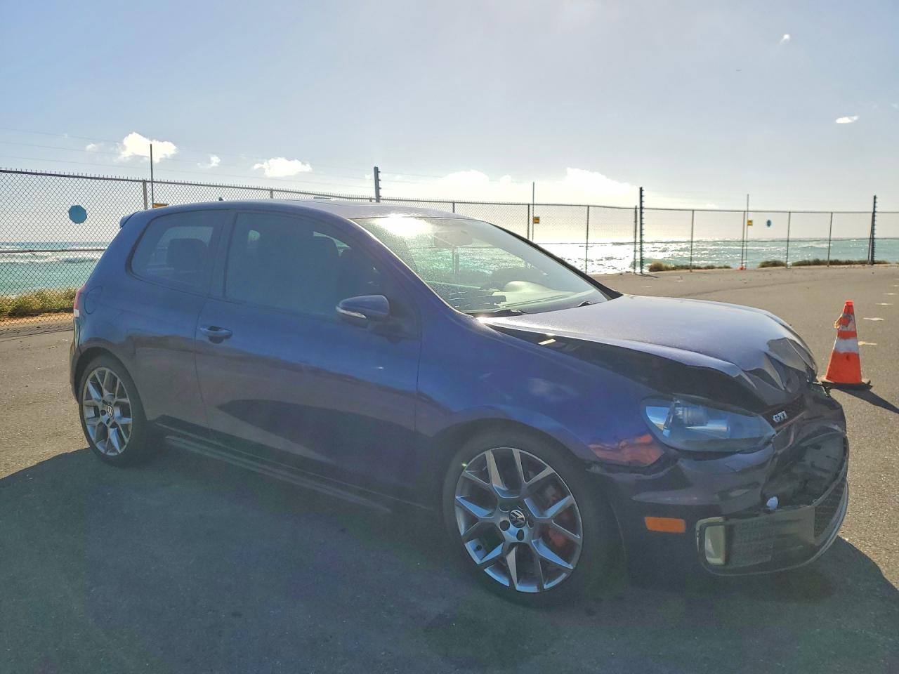 2013 VOLKSWAGEN GTI photo 10