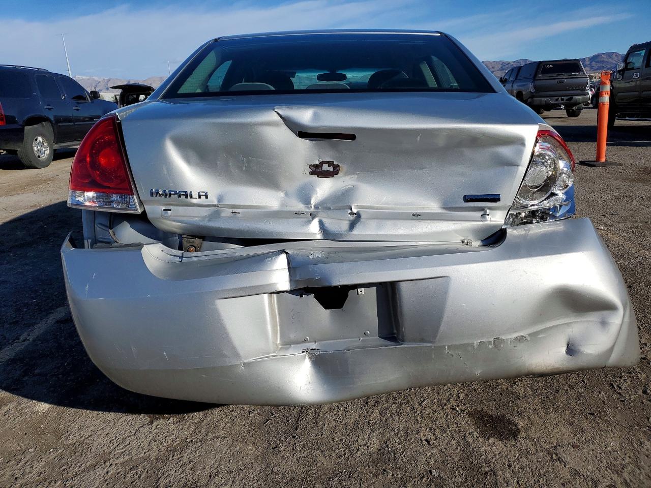 2010 CHEVROLET IMPALA LS photo 11