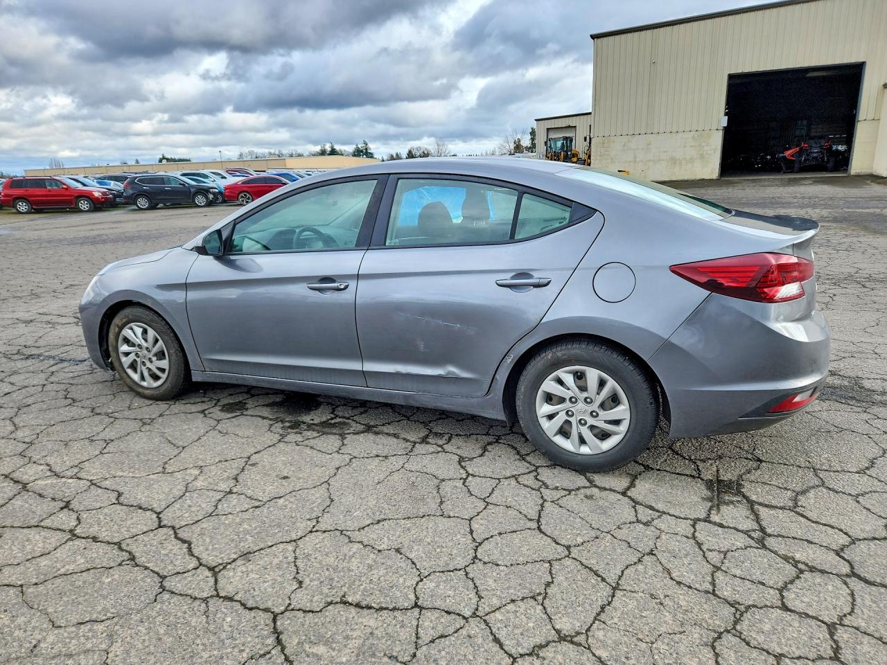 2019 HYUNDAI ELANTRA SE photo 2