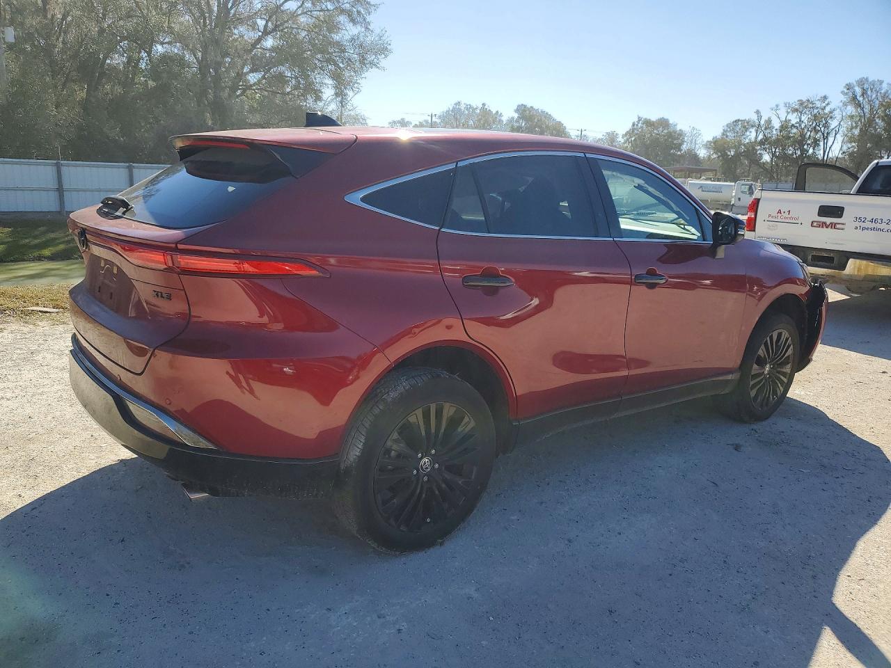 2024 TOYOTA VENZA NIGHTSHADE EDITION photo 3