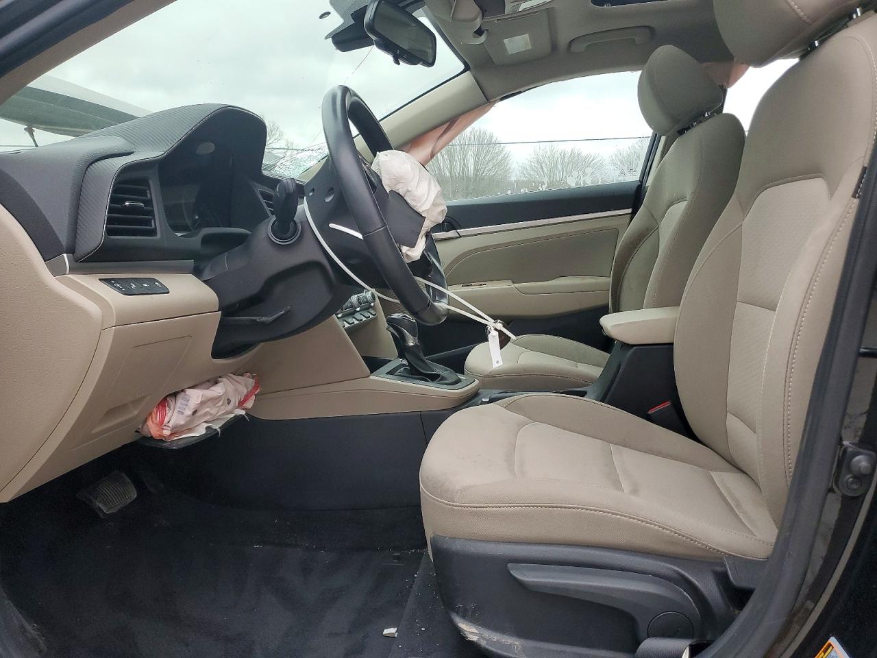 2020 HYUNDAI ELANTRA SEL photo 19