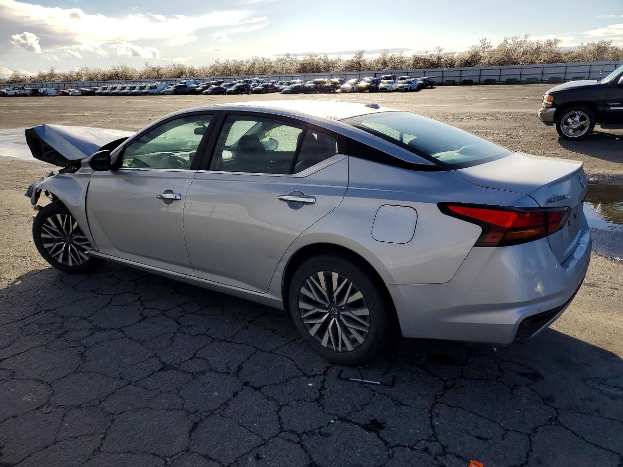 2024 NISSAN ALTIMA SV photo 2
