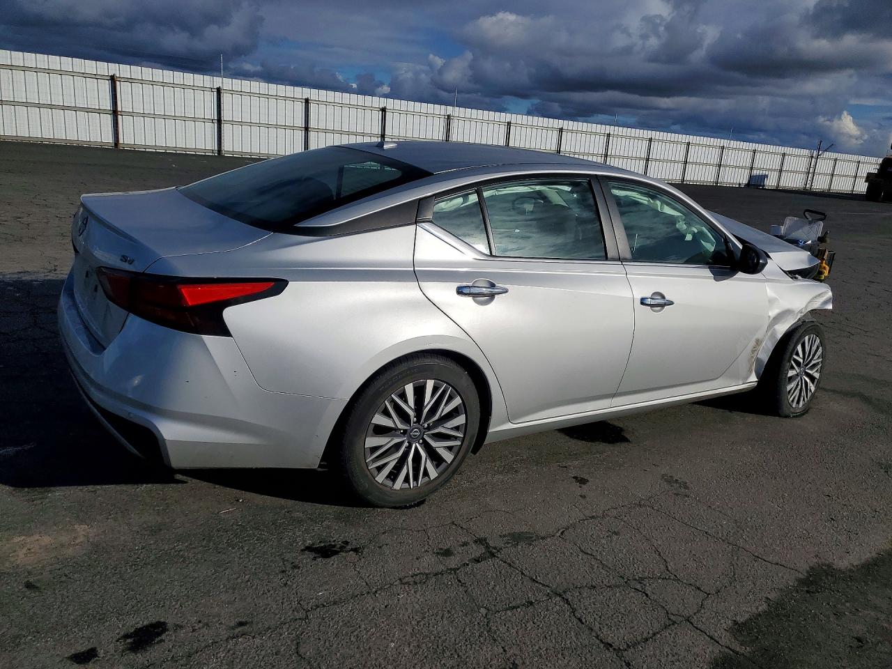 2024 NISSAN ALTIMA SV photo 3