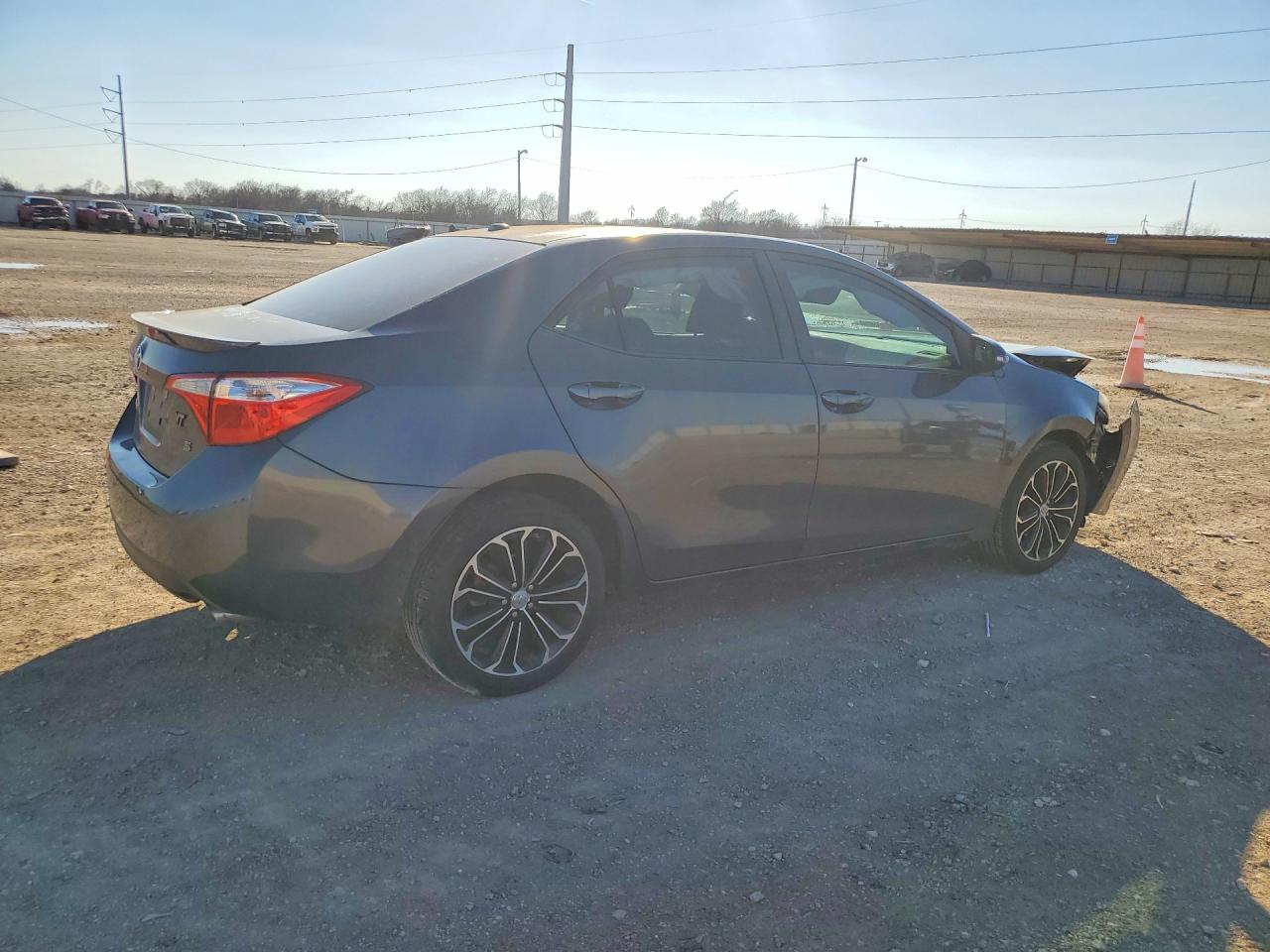 2016 TOYOTA COROLLA photo 5