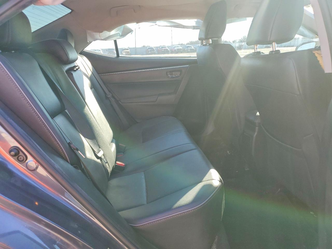 2016 TOYOTA COROLLA photo 19