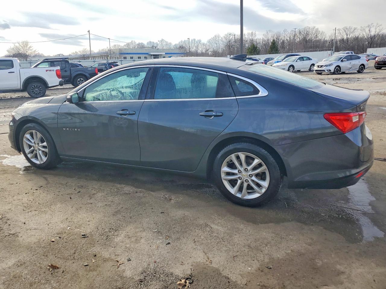 2016 CHEVROLET MALIBU LT photo 2